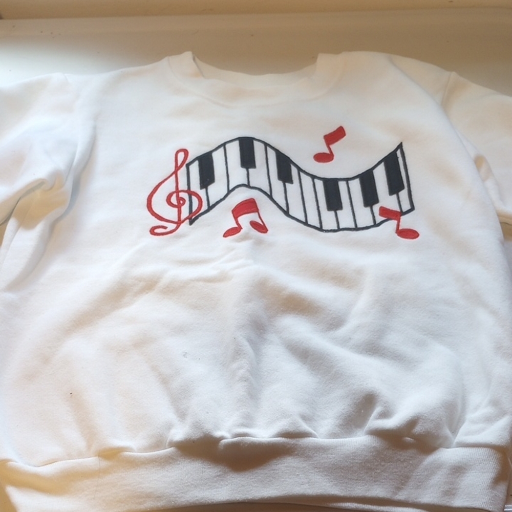Kelly's Kids Large White Sweatshirt with Embroidered Piano & Red Musical Notes